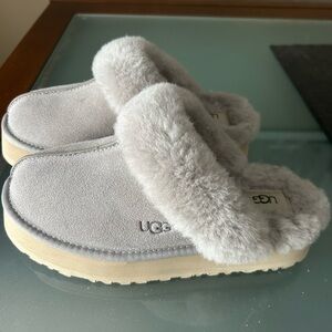 UGG disquette sz 9. gray